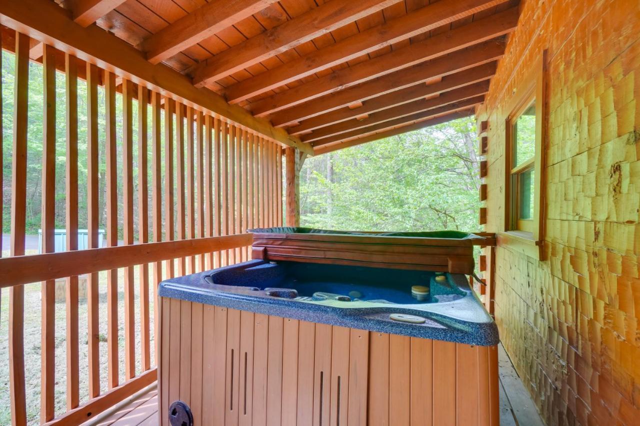 Cabin With Hot Tub About 6 Mi To Downtown Gatlinburg! Extérieur photo
